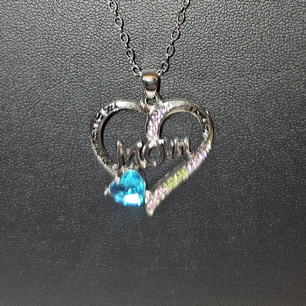 Heart Pendant 'Mom' Necklace - Select 1 - Picture 3 of 6